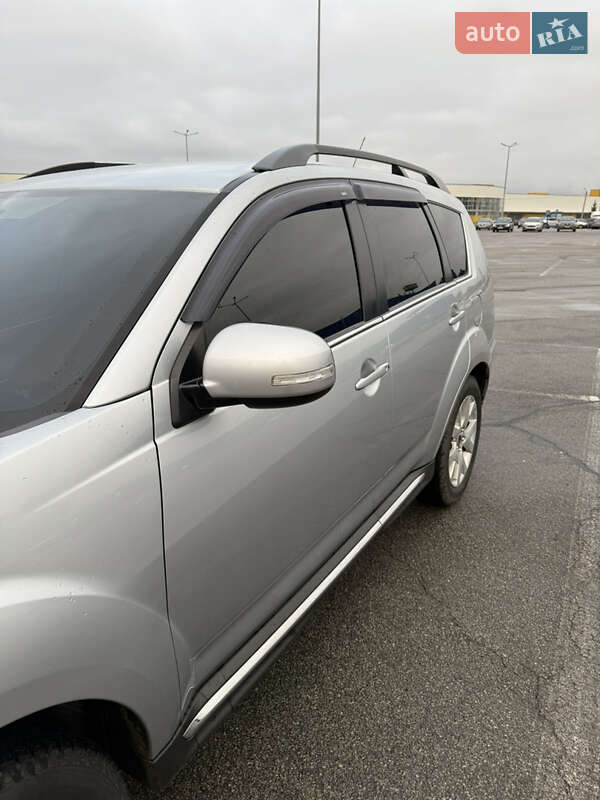 Внедорожник / Кроссовер Mitsubishi Outlander 2012 в Черновцах фото 4 Внедорожник / Кроссовер Mitsubishi Outlander 2012 в Черновцах