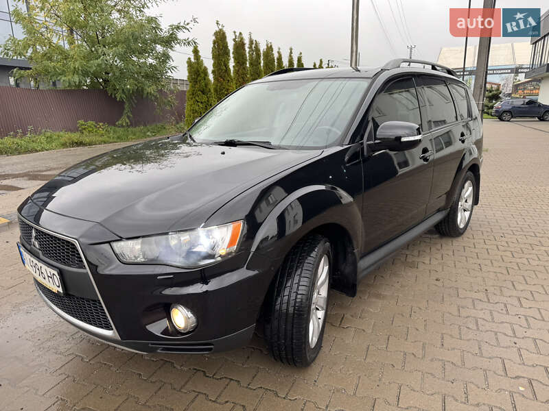 Позашляховик / Кросовер Mitsubishi Outlander 2012 в Києві