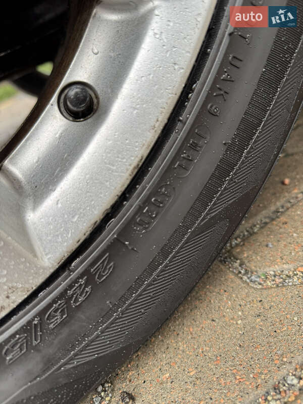 Позашляховик / Кросовер Mitsubishi Outlander 2012 в Києві