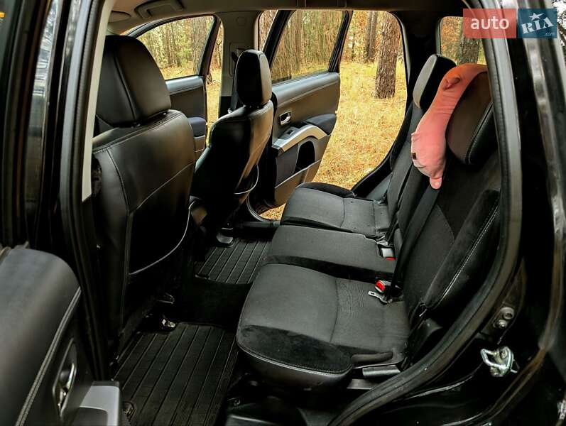 Внедорожник / Кроссовер Mitsubishi Outlander 2010 в Львове фото 11 Внедорожник / Кроссовер Mitsubishi Outlander 2010 в Львове