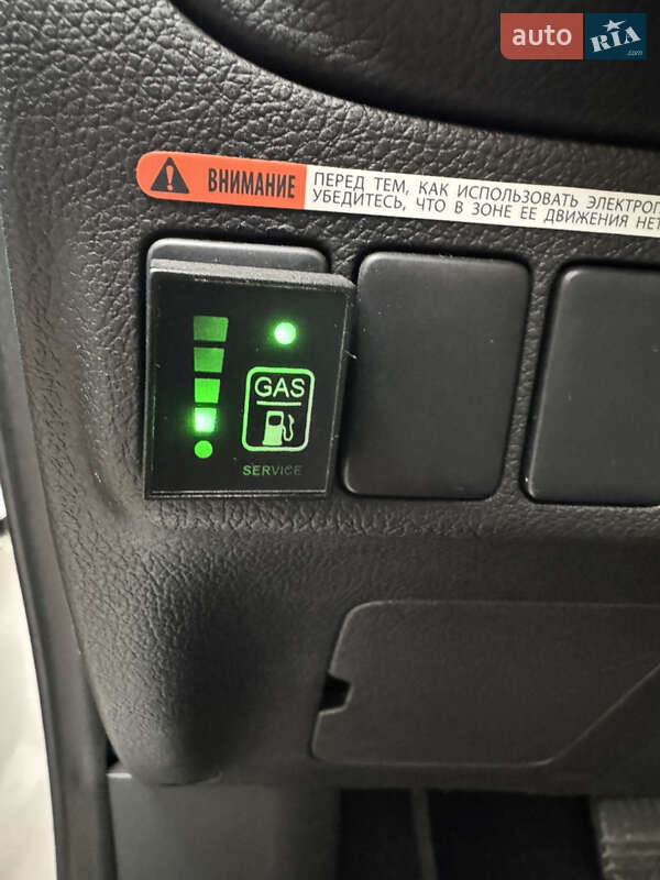 Позашляховик / Кросовер Mitsubishi Outlander 2013 в Києві