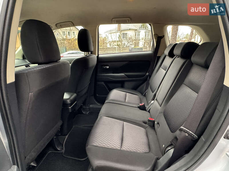 Позашляховик / Кросовер Mitsubishi Outlander 2013 в Києві