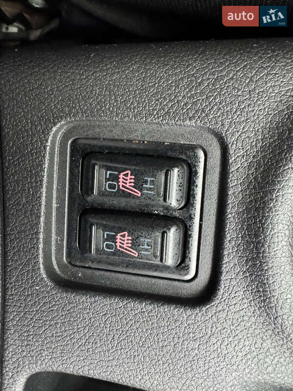 Позашляховик / Кросовер Mitsubishi Outlander 2013 в Києві