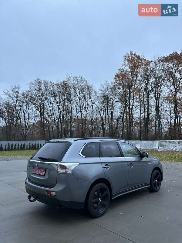 Позашляховик / Кросовер Mitsubishi Outlander 2013 в Луцьку
