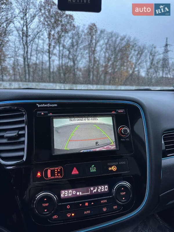 Позашляховик / Кросовер Mitsubishi Outlander 2013 в Луцьку