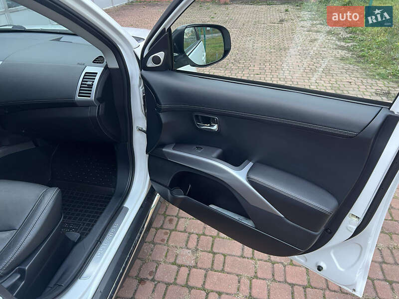 Позашляховик / Кросовер Mitsubishi Outlander 2012 в Прилуках фото 15 Позашляховик / Кросовер Mitsubishi Outlander 2012 в Прилуках