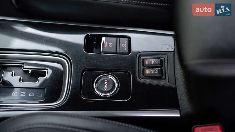 Внедорожник / Кроссовер Mitsubishi Outlander 2021 в Львове