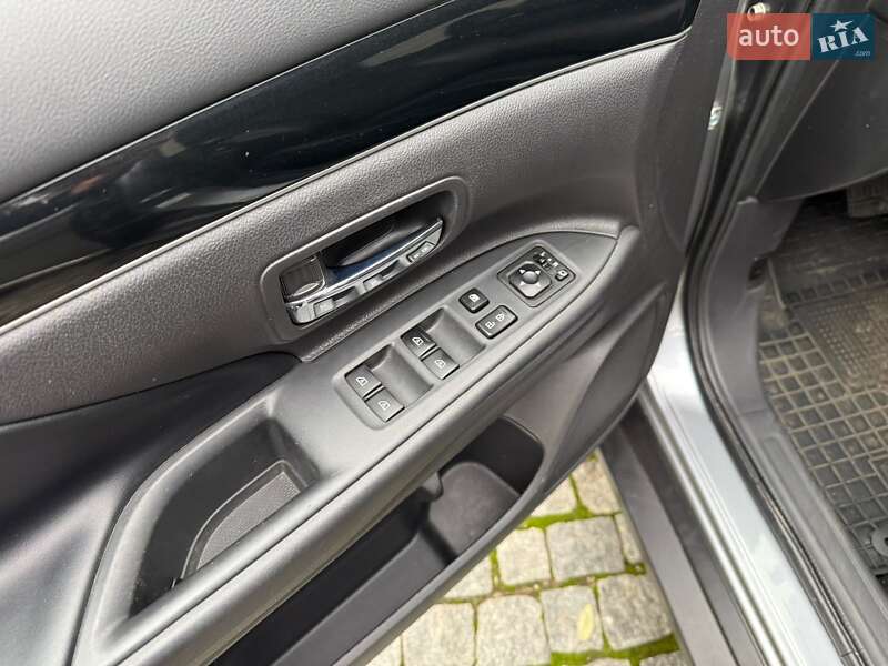 Позашляховик / Кросовер Mitsubishi Outlander 2021 в Києві фото 9 Позашляховик / Кросовер Mitsubishi Outlander 2021 в Києві