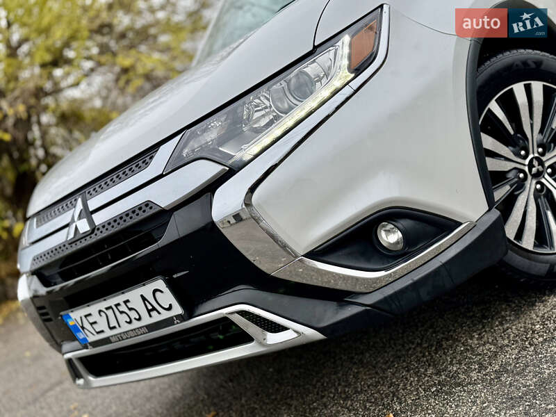 Позашляховик / Кросовер Mitsubishi Outlander 2019 в Запоріжжі