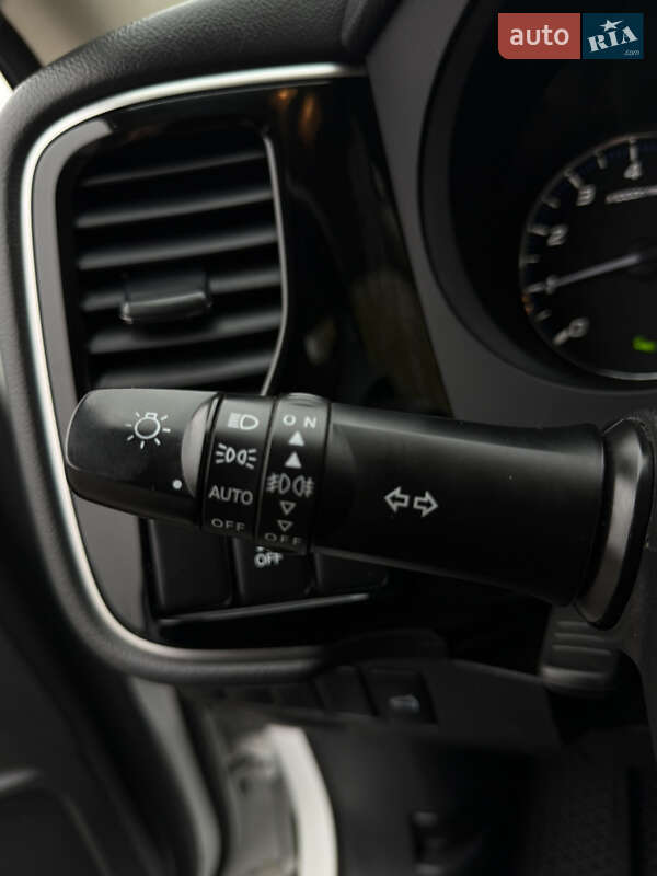 Позашляховик / Кросовер Mitsubishi Outlander 2019 в Запоріжжі