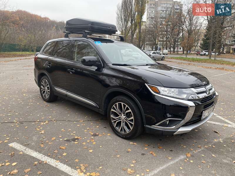 Внедорожник / Кроссовер Mitsubishi Outlander 2016 в Виннице