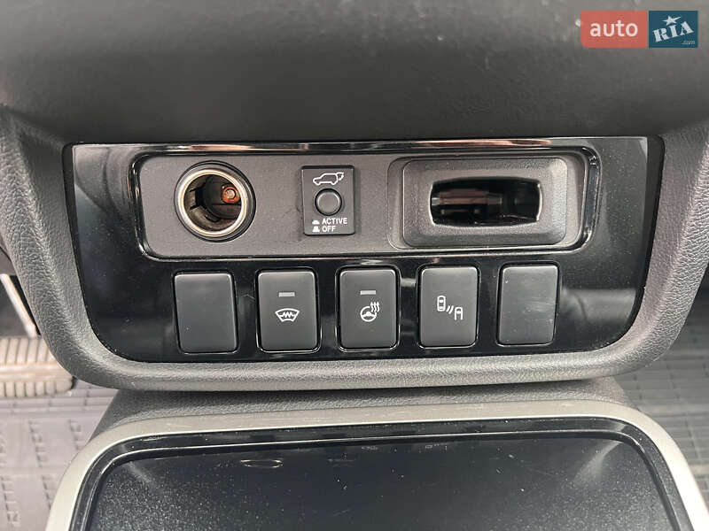 Внедорожник / Кроссовер Mitsubishi Outlander 2016 в Львове