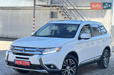 Внедорожник / Кроссовер Mitsubishi Outlander 2016 в Ковеле