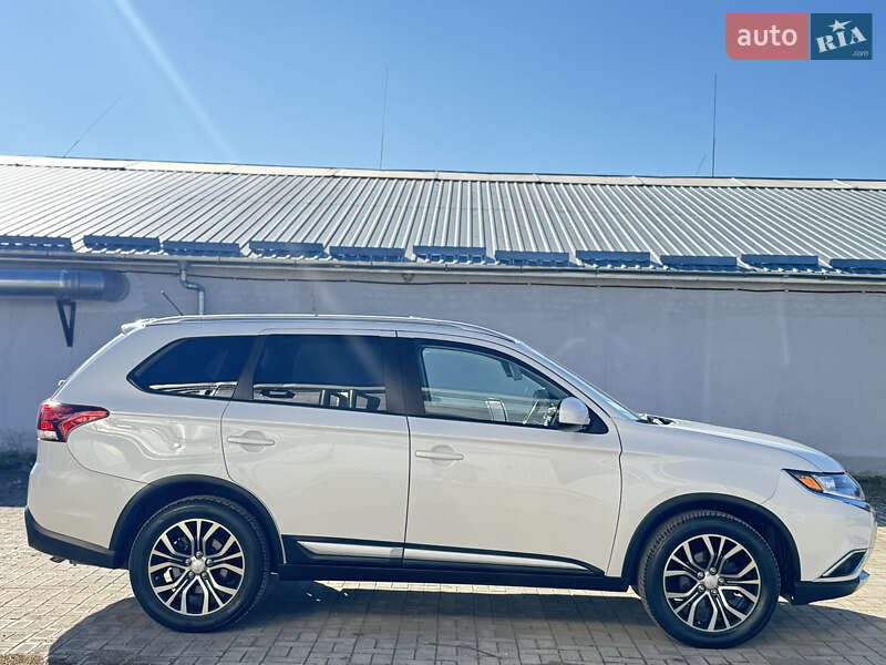 Позашляховик / Кросовер Mitsubishi Outlander 2016 в Ковелі фото 13 Позашляховик / Кросовер Mitsubishi Outlander 2016 в Ковелі
