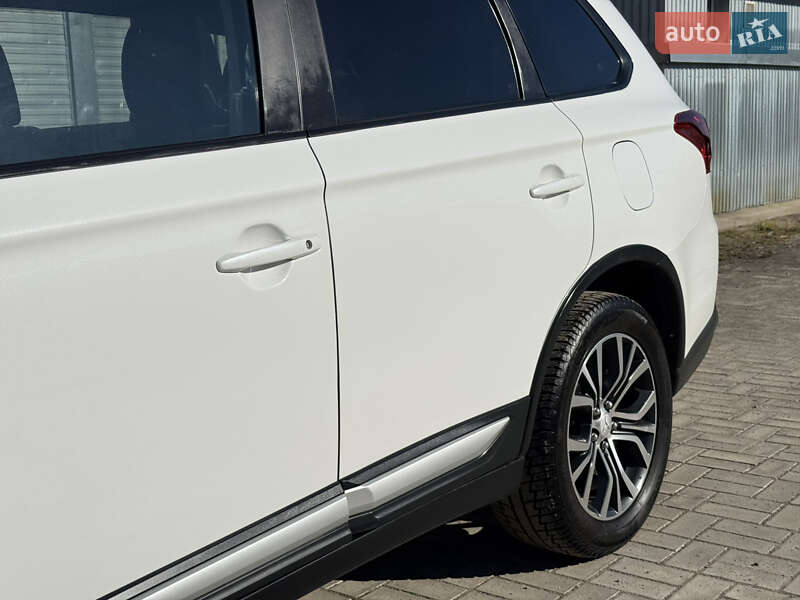 Позашляховик / Кросовер Mitsubishi Outlander 2016 в Ковелі фото 24 Позашляховик / Кросовер Mitsubishi Outlander 2016 в Ковелі