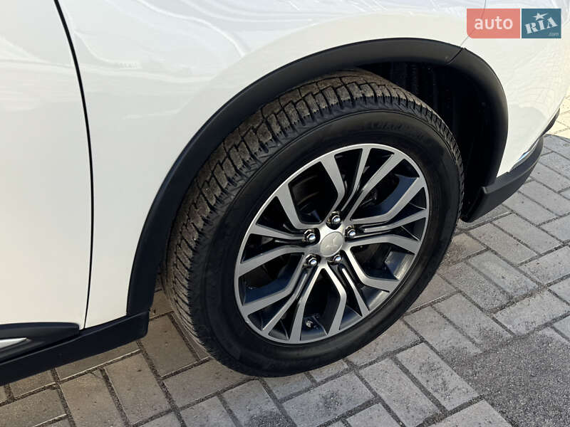Позашляховик / Кросовер Mitsubishi Outlander 2016 в Ковелі фото 36 Позашляховик / Кросовер Mitsubishi Outlander 2016 в Ковелі