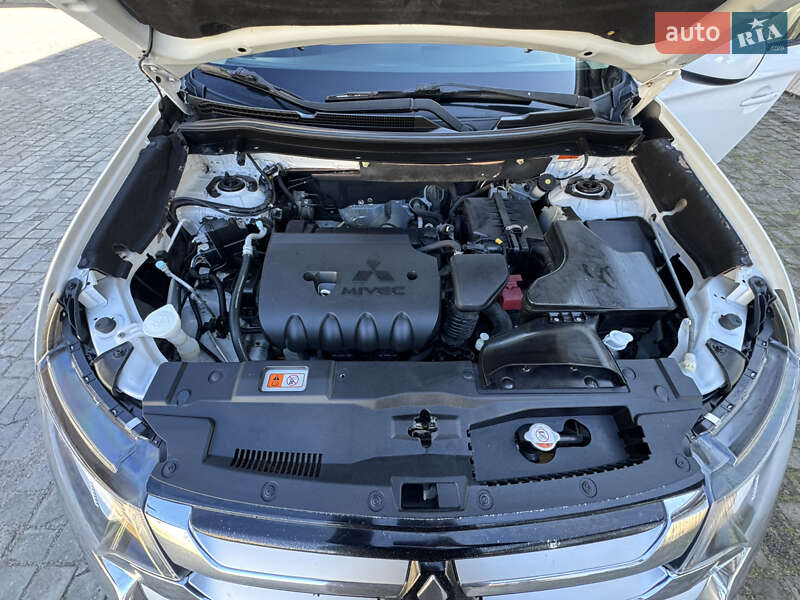 Позашляховик / Кросовер Mitsubishi Outlander 2016 в Ковелі фото 58 Позашляховик / Кросовер Mitsubishi Outlander 2016 в Ковелі