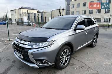 Позашляховик / Кросовер Mitsubishi Outlander 2020 в Києві