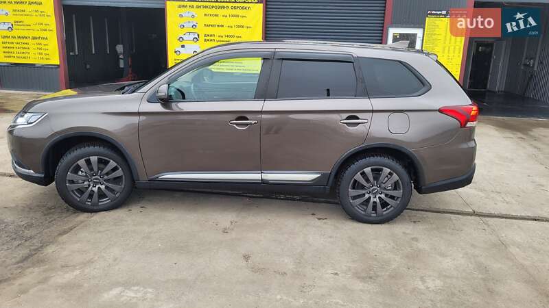 Внедорожник / Кроссовер Mitsubishi Outlander 2021 в Киеве фото 2 Внедорожник / Кроссовер Mitsubishi Outlander 2021 в Киеве