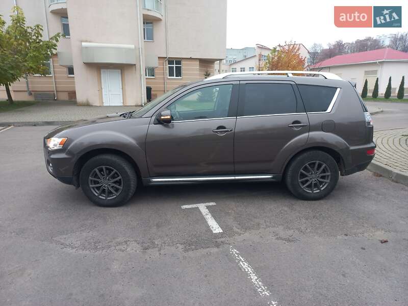 Позашляховик / Кросовер Mitsubishi Outlander 2010 в Луцьку фото 2 Позашляховик / Кросовер Mitsubishi Outlander 2010 в Луцьку