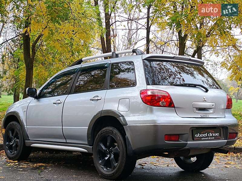 Внедорожник / Кроссовер Mitsubishi Outlander 2005 в Николаеве
