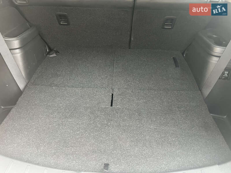 Позашляховик / Кросовер Mitsubishi Outlander 2020 в Києві