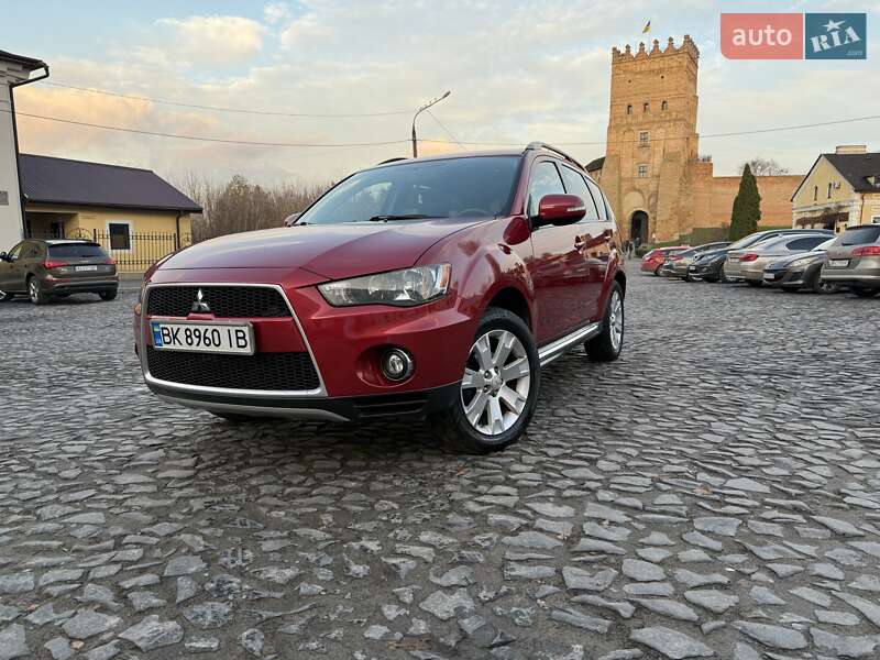 Mitsubishi Outlander 2011