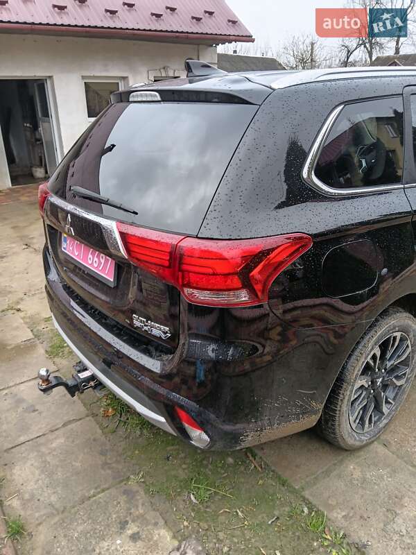 Внедорожник / Кроссовер Mitsubishi Outlander 2018 в Львове