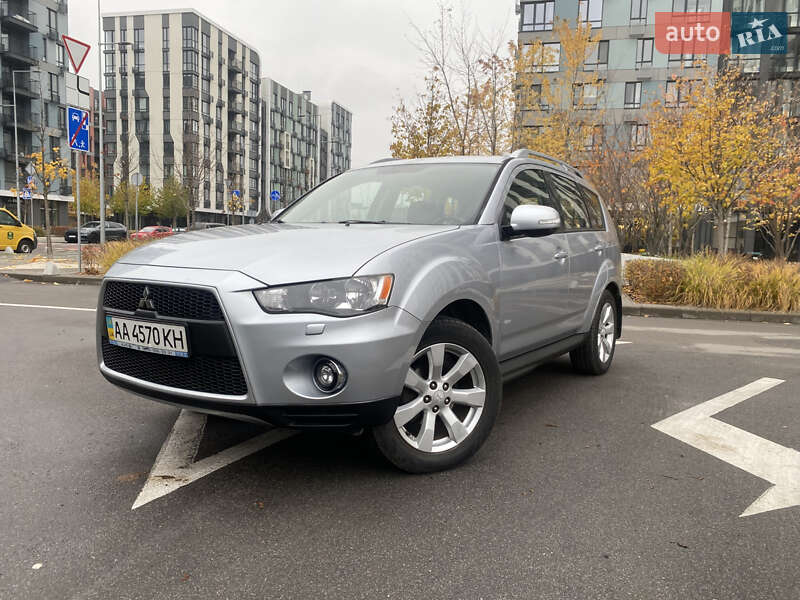 Внедорожник / Кроссовер Mitsubishi Outlander 2010 в Киеве фото 2 Внедорожник / Кроссовер Mitsubishi Outlander 2010 в Киеве