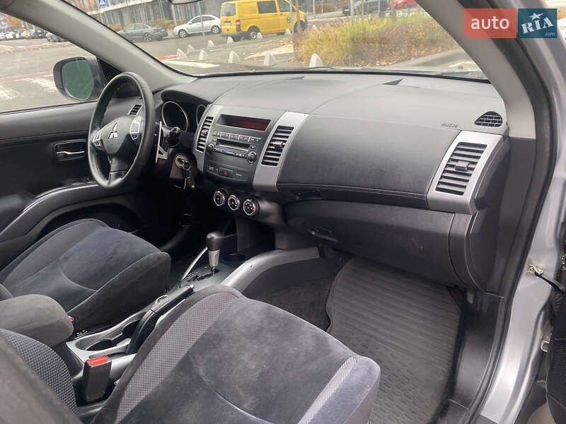 Внедорожник / Кроссовер Mitsubishi Outlander 2010 в Киеве фото 16 Внедорожник / Кроссовер Mitsubishi Outlander 2010 в Киеве