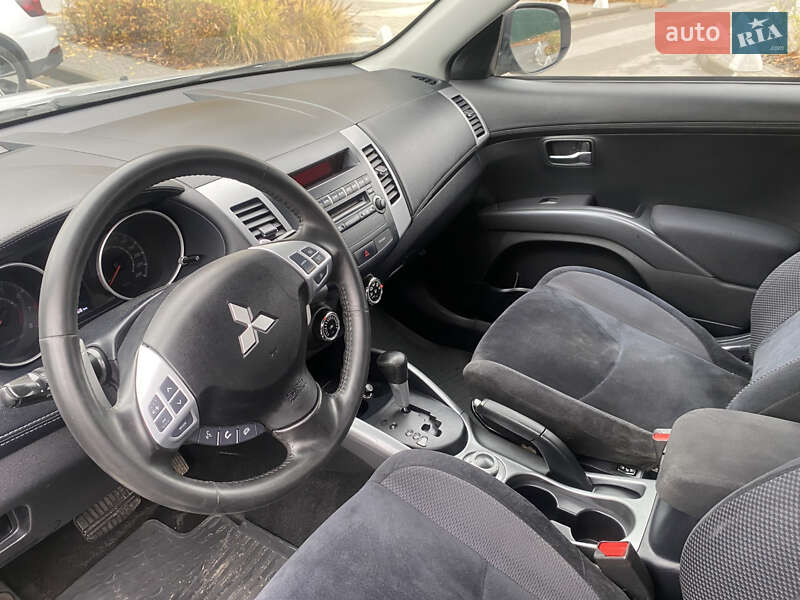 Внедорожник / Кроссовер Mitsubishi Outlander 2010 в Киеве фото 20 Внедорожник / Кроссовер Mitsubishi Outlander 2010 в Киеве