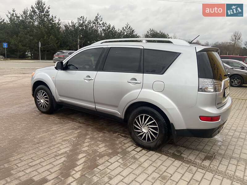 Позашляховик / Кросовер Mitsubishi Outlander 2008 в Новояворівську