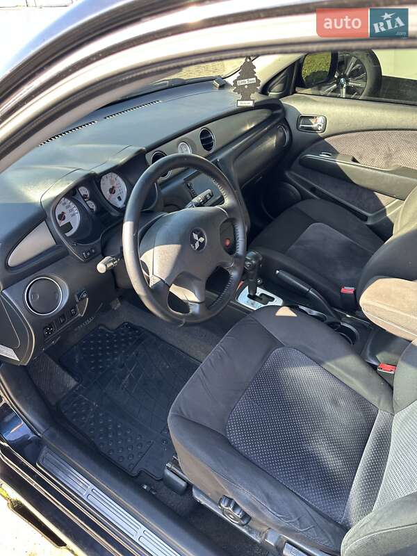 Внедорожник / Кроссовер Mitsubishi Outlander 2005 в Черновцах фото 16 Внедорожник / Кроссовер Mitsubishi Outlander 2005 в Черновцах