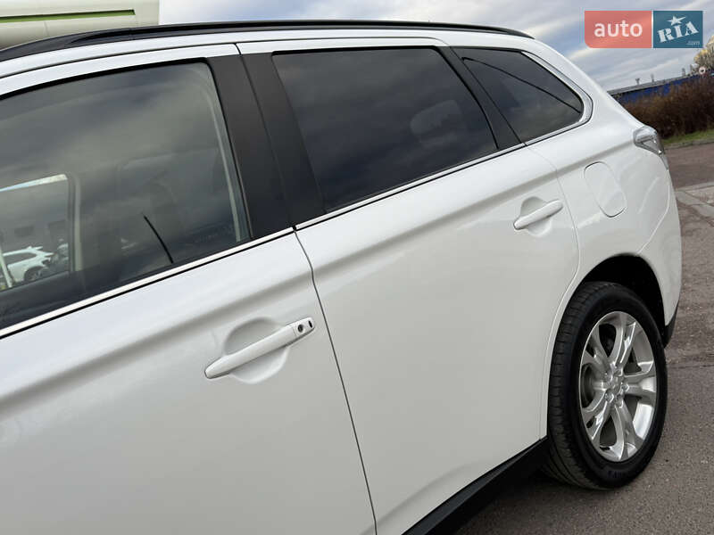 Внедорожник / Кроссовер Mitsubishi Outlander 2014 в Трускавце