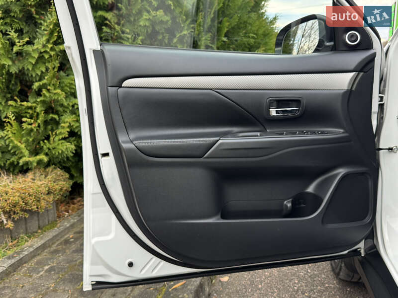 Внедорожник / Кроссовер Mitsubishi Outlander 2014 в Трускавце