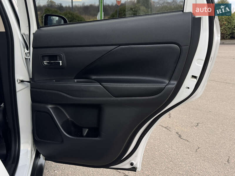 Внедорожник / Кроссовер Mitsubishi Outlander 2014 в Трускавце