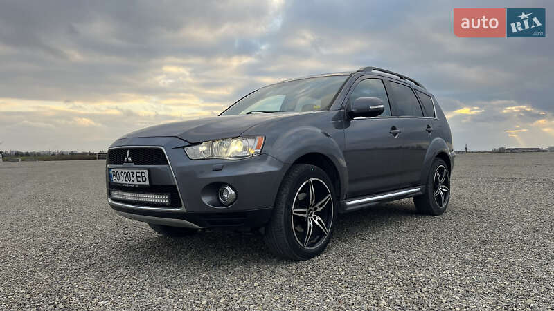 Mitsubishi Outlander 2012