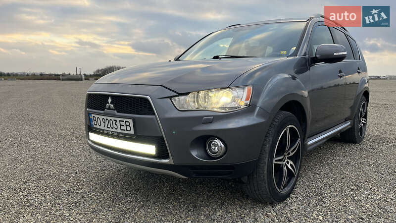 Внедорожник / Кроссовер Mitsubishi Outlander 2012 в Тернополе