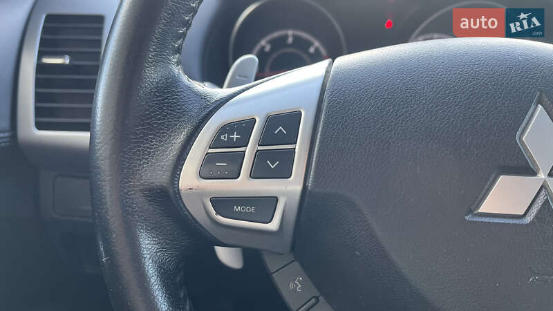 Внедорожник / Кроссовер Mitsubishi Outlander 2012 в Тернополе