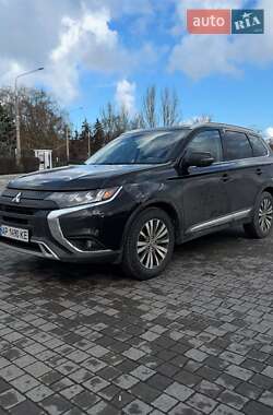Внедорожник / Кроссовер Mitsubishi Outlander 2018 в Львове