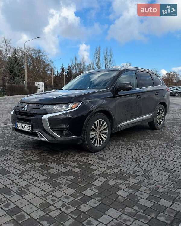 Внедорожник / Кроссовер Mitsubishi Outlander 2018 в Львове фото Внедорожник / Кроссовер Mitsubishi Outlander 2018 в Львове