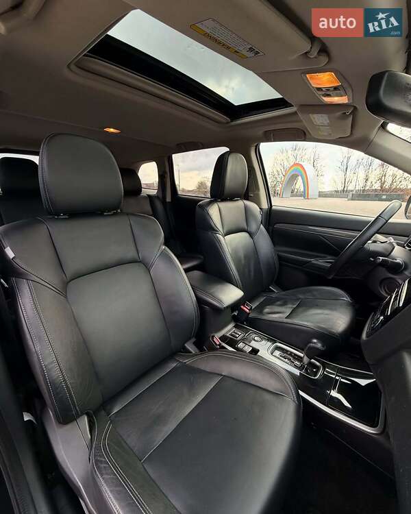 Внедорожник / Кроссовер Mitsubishi Outlander 2018 в Львове фото 19 Внедорожник / Кроссовер Mitsubishi Outlander 2018 в Львове