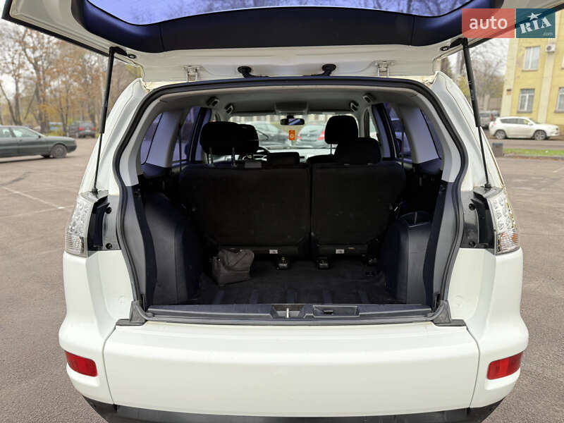 Внедорожник / Кроссовер Mitsubishi Outlander 2010 в Каменском фото 11 Внедорожник / Кроссовер Mitsubishi Outlander 2010 в Каменском