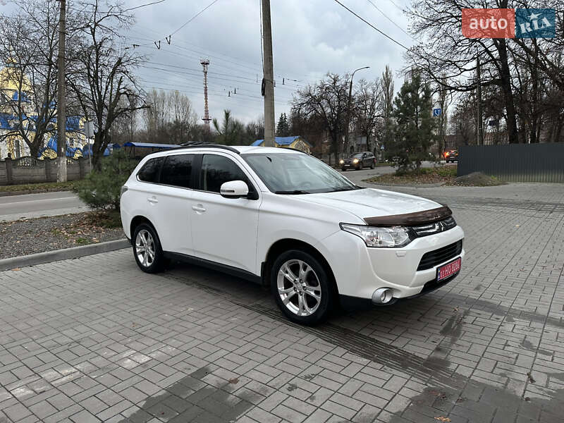 Позашляховик / Кросовер Mitsubishi Outlander 2013 в Хмельницькому