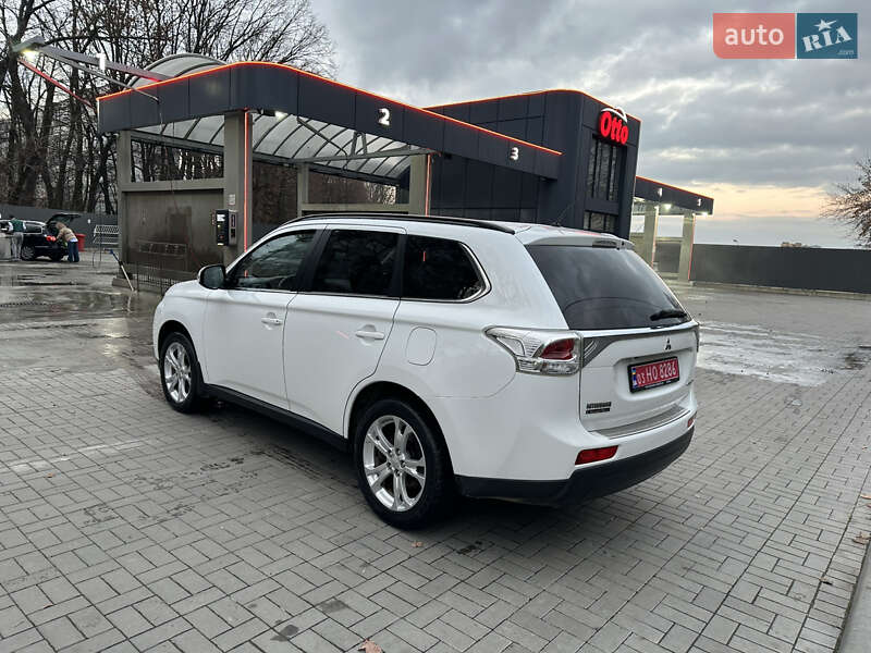 Позашляховик / Кросовер Mitsubishi Outlander 2013 в Хмельницькому