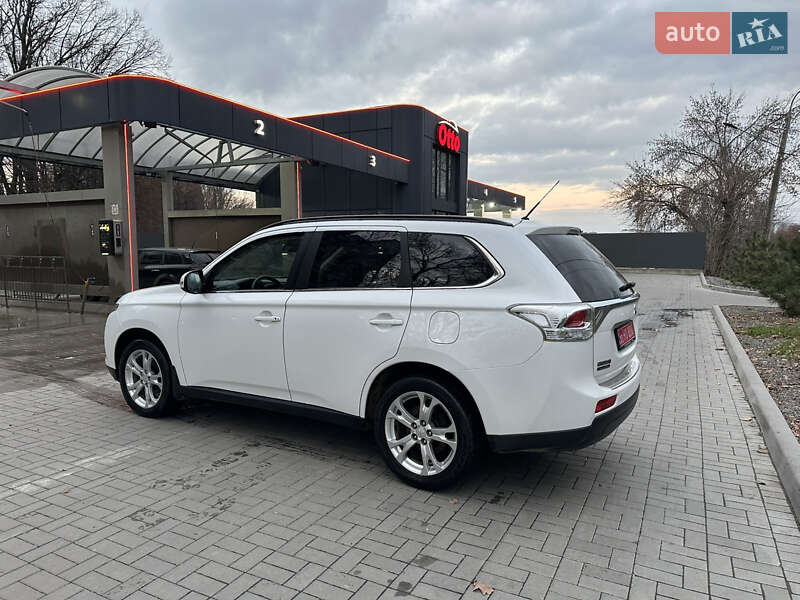 Позашляховик / Кросовер Mitsubishi Outlander 2013 в Хмельницькому