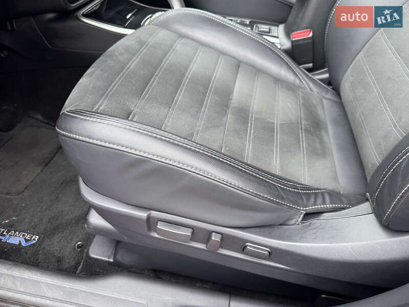 Позашляховик / Кросовер Mitsubishi Outlander 2021 в Черкасах