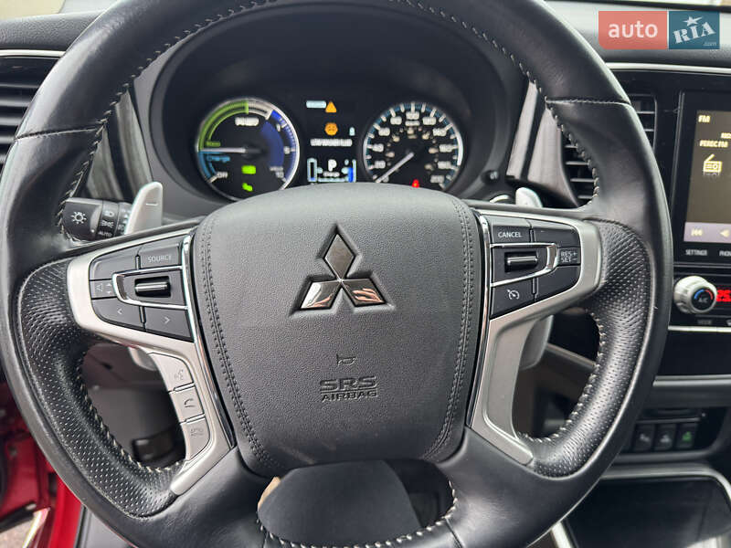 Позашляховик / Кросовер Mitsubishi Outlander 2021 в Черкасах