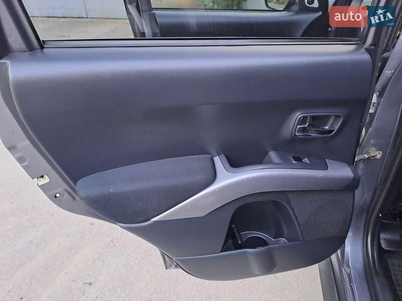 Внедорожник / Кроссовер Mitsubishi Outlander 2009 в Запорожье