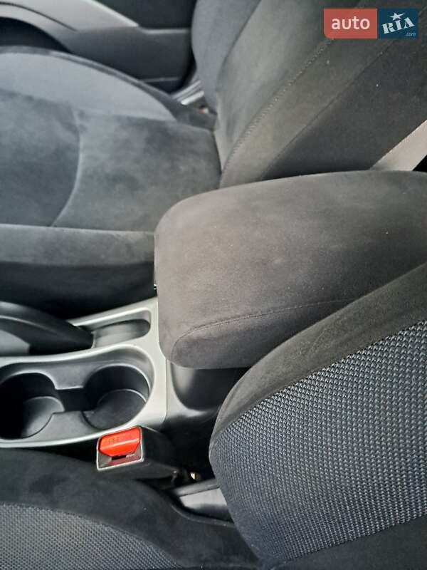 Внедорожник / Кроссовер Mitsubishi Outlander 2009 в Запорожье